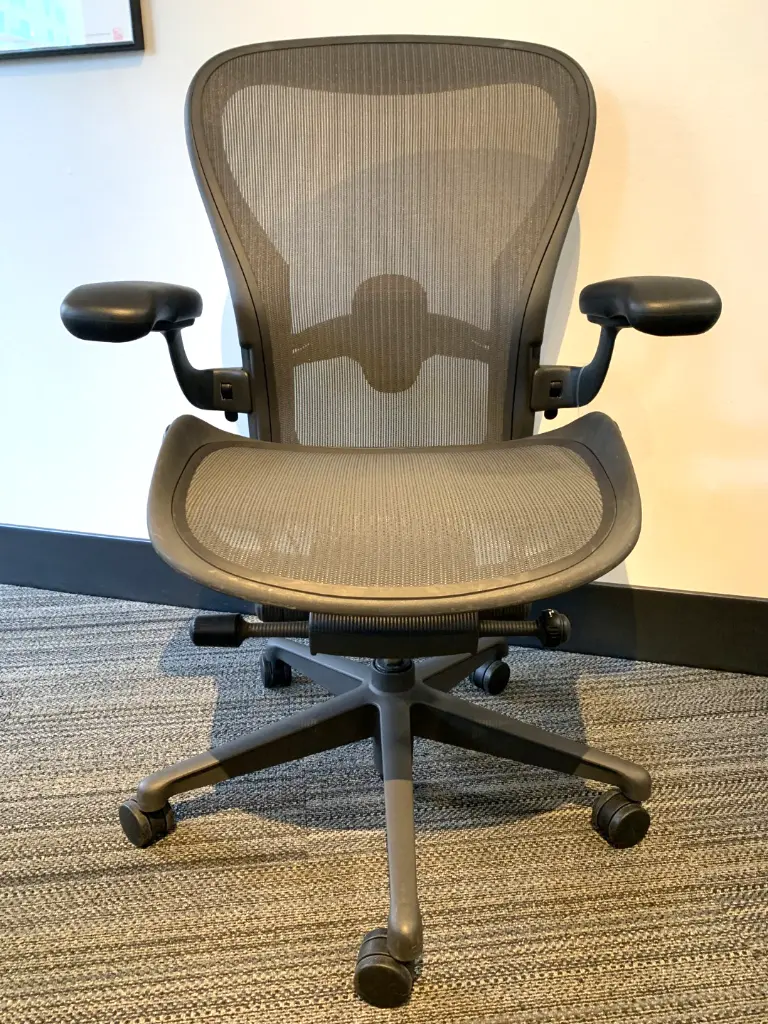 Aeron Remastered (3).webp