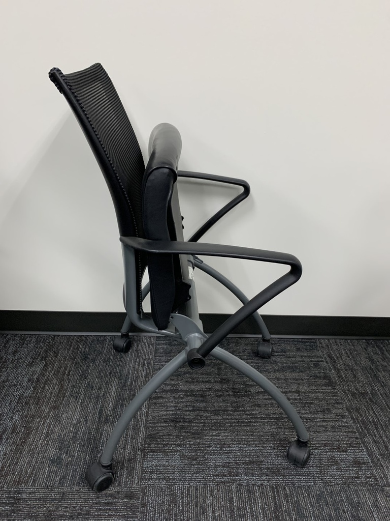 Pre-Owned Haworth X99 Nesting Chair